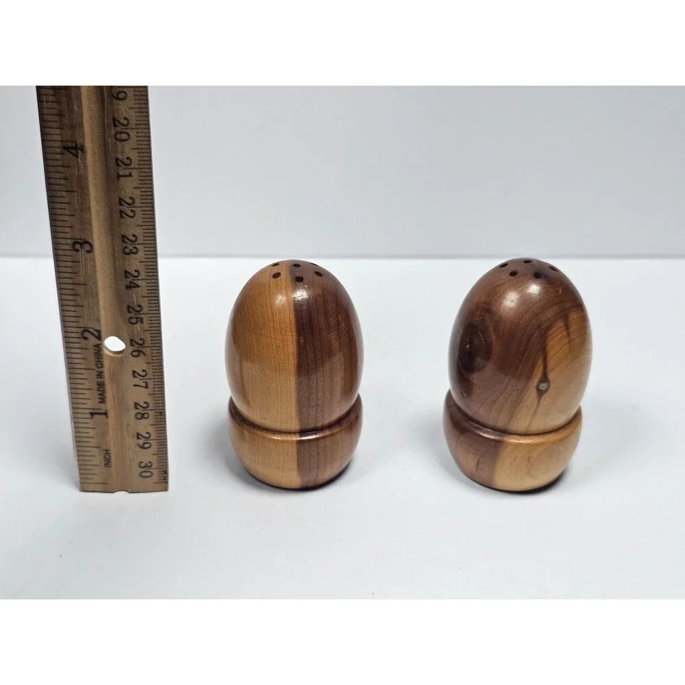 Rounded Wood Salt Pepper Shakers
